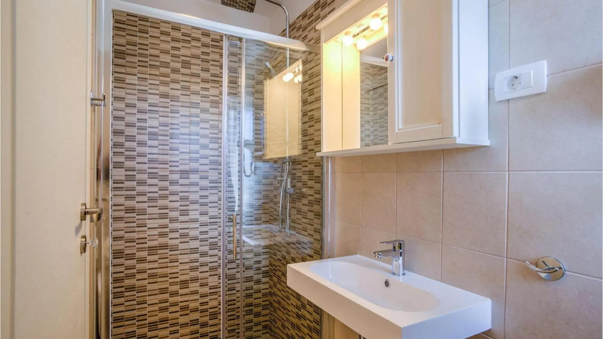 Villa Vele Skale Jadranovo 0*,  Chorvatsko